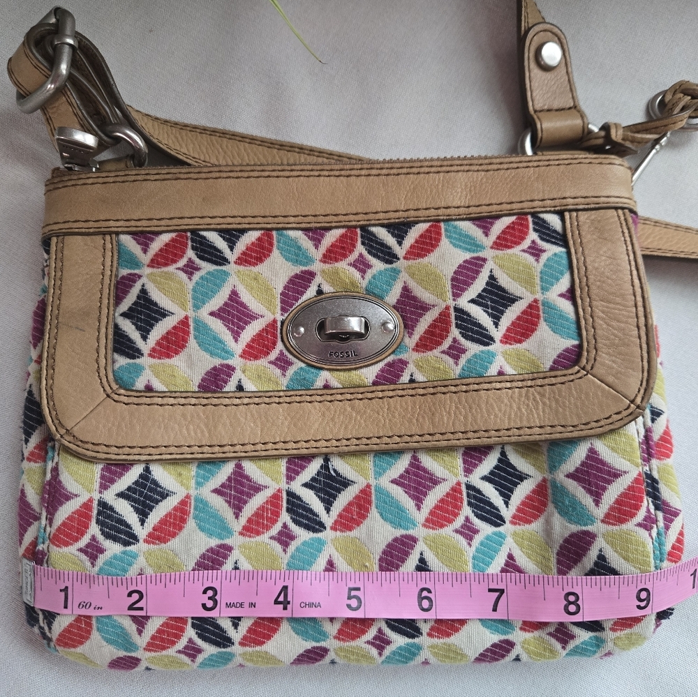 ✨ RETRO VIBES ALERT! ✨ Fossil Key-Per Crossbody 🔑🌈 - Picture 12 of 13